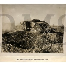 Press photo , WW1 Western front , British tank abandoned