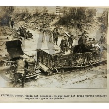 Press photo , WW1 Western front , British trainlorries with wounded