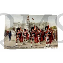 Postcard 1940 the Schots Guards passing the Victoria Memorial after changing guards at Buckingham Palace 