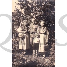 AnsichtsKarte (Mil. Postcard) WH Familie portret 1941