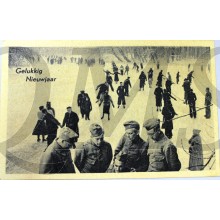 Prent briefkaart mobilisatie 1939 Gelukkig Nieuwjaar (soldaten met schaatsende mensen)