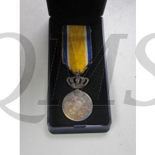 Eremedaille Orde van Oranje Nassau (MMW12, Evers125, Bax9), militair - zilver 26,5 mm - PR in orig. etui