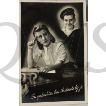 Prent briefkaart In gedachten ben ik steeds bij je (meisje/marineman)