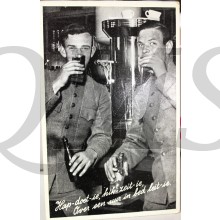 Prent briefkaart mobilisatie 1939 Hap doet ie , Hik zet ie, over een uur in bed leit ie