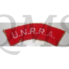 embroidered shoulder titles. An arc of red fabric on which is written in white "U.N.R.R.A.".