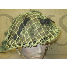 Helm MK II Canada met camo net  (Helmet MK II Canada with camo cover)