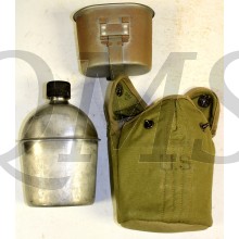 Cover M19136 British Made with canteen and cup (Veldfles met mok en british made hoes M1936)