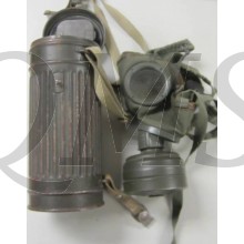 Gasmaske M30 mit M30 Blechbüchse (Gasmask M30 mit M30 Cannister)