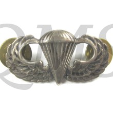 Clutch backs were introduced late in the war 