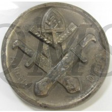 wooden plate missing, screw back