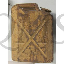German jerrycan in desert camo