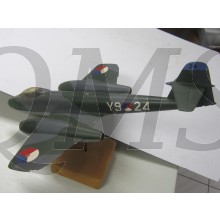 Gloster Meteor (handgebouwd van hout)