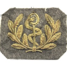 Officier van gezondheid.  In gouddraad geweven voor officieren.