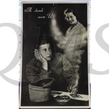 Prent briefkaar mobilisatie 194I0 Ik denk aan u  (sigaar rokende soldaat)