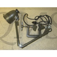 Buro lamp met oorlogs verlichting (Desk light with dim cap)