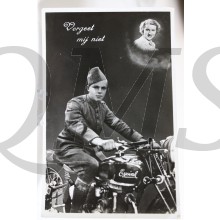Prent briefkaart mobilisatie 1940 Vergeet mij niet (soldaat op Eijsink motor)