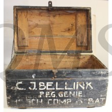 Kledingkist 1940 Reg Genie