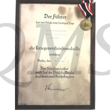 Kriegs verdienst medaiile mit Urkunde (War medal with document)