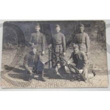 Foto 6 soldaten met gekruiste geweren 1916