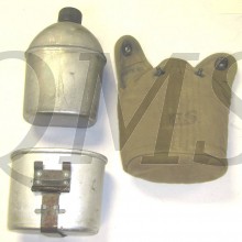 Cover M36 1942 with canteen and cup M1936 (Veldfles met mok en hoes M1936)