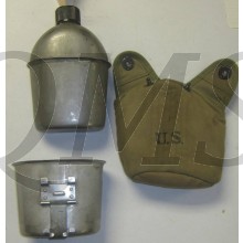 Cover M36 1942 with canteen and cup M1936 (Veldfles met mok en hoes M1936)