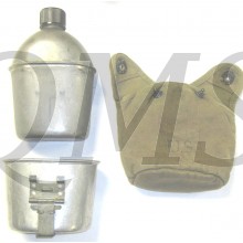 Cover M36 1942 with canteen and cup M1936 (Veldfles met mok en hoes M1936)