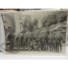 Postcard Luftwaffe group with car