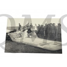 Postkarte / Studio photo 1916 Deutsches Flugzeug abgeschossen   