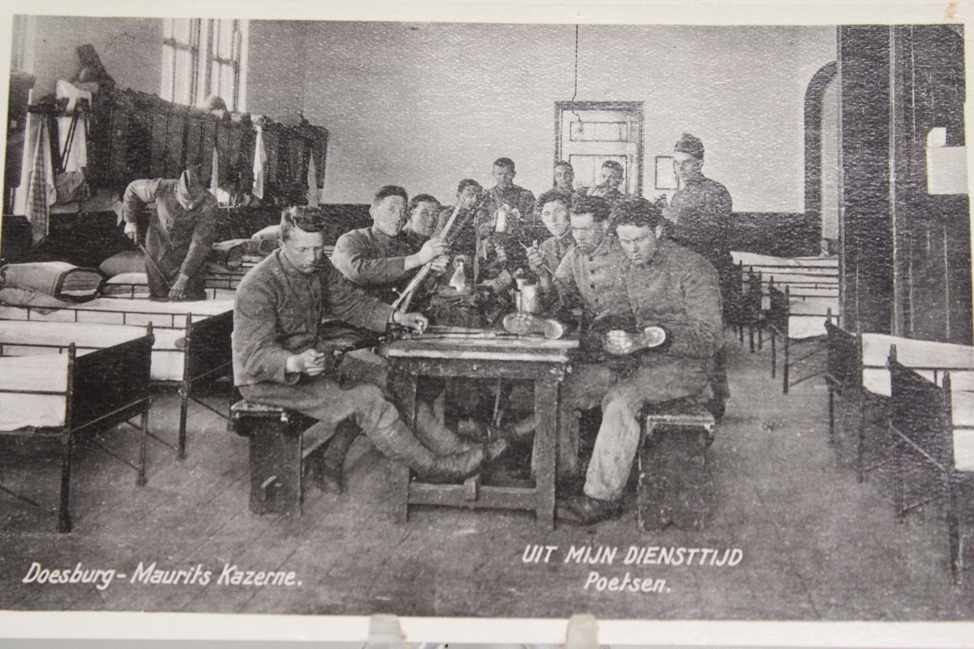 Prent Briefkaart 1914 Mobilisatie Mauritskazerne Doesburg Poetsen