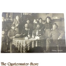 Feld Postkarte 1914-18 Photo Feldzug 1914/15 Soldaten mit Familie am Tisch