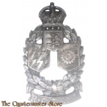 Cap badge Royal Canadian Electrical and Mecanical Engineers R.C.E.M.E.