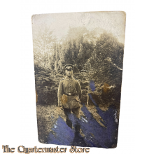 Feld Postkarte 1914-18 Studio Photo Soldat mit Schirmmutze