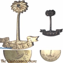 Cap and collar badge Royal West-African Frontier Force (R.W.A.F.F.) with large and small uniform button