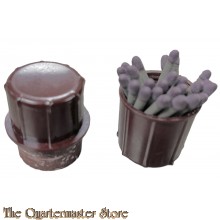 WH Streichholzer in behalter (WH Bakelite waterproof container with matches)