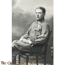 Studio photo 1917 Austrian decorated officer with sword 