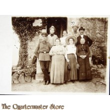 AnsichtsKarte (Mil. Postcard) photo 1914 NCO with family