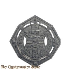 Cap badge Sydney University Regiment