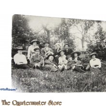 AnsichtsKarte (Mil. Postcard) 1915 Soldiers and NCO's with family