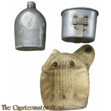 Veldfles M1910 met beker en cup (Canteen M1910 with cover and cup)