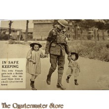 Postcard 14-18 In safe keeping , two little French girls with a British Tommy 