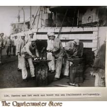 Press photo , WW1 Western front, Italian blacksmiths working on board of vessel