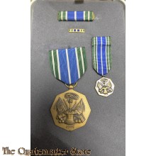 Medaille  US Army Military Achievement in doos met miniatuur (Boxed Medal US Army Military Achievement plus miniature)