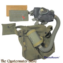 WW2 US Army M4 Lightweight Service Mask with bag and accessories 