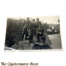 Photo WK2 4 Wehrmacht soldiers on French tank
