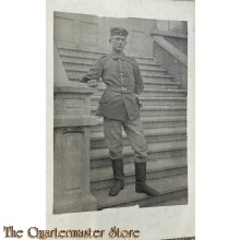 Postkarte/ Photo 1914 Deutscher Soldat auf Treppe 
