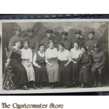 AnsichtsKarte (Mil. Postcard) photo 1916 soldaten mit Frauen