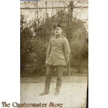 Postkarte Studio photo 1914-1918 Unteroffizier mit Schirmmutze 