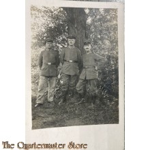 (Feld) Postkarte 1917 Deutsche Soldaten vor einem Baum