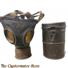 Gasmaske GM17 mit Tragebuchse (Gasmask M17 with carrying container)