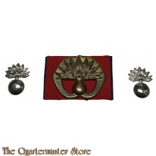 Baret en schouder emblemen Garde Grenadiers 1e model ( 2 ponsgaten)
